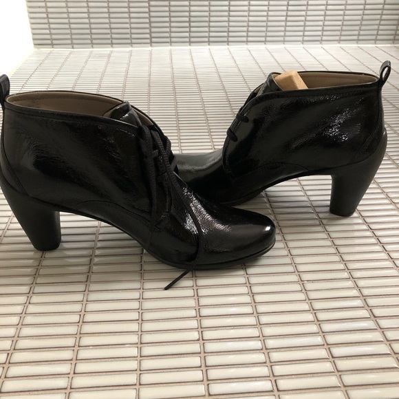 Ecco Black Patent Leather Booties - Picture 2 of 7